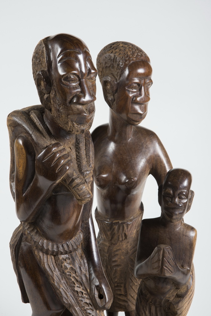 „Family“, wooden sculpture, gift of President Kenneth Kaunda (photo V. Popović)