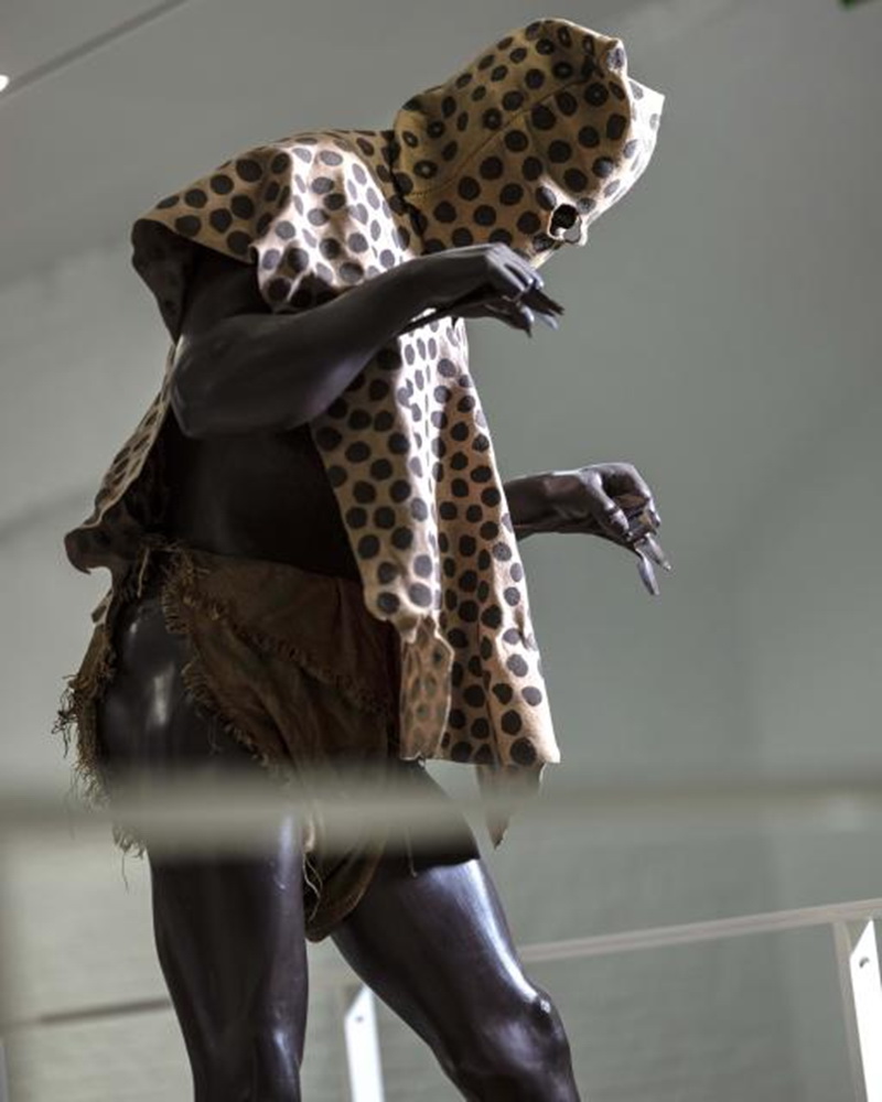 Bart Uvri  REKONCEPTUALIZACIJA SVETSKOG MUZEJA SA KOLONIJALNIM NASLEĐEM