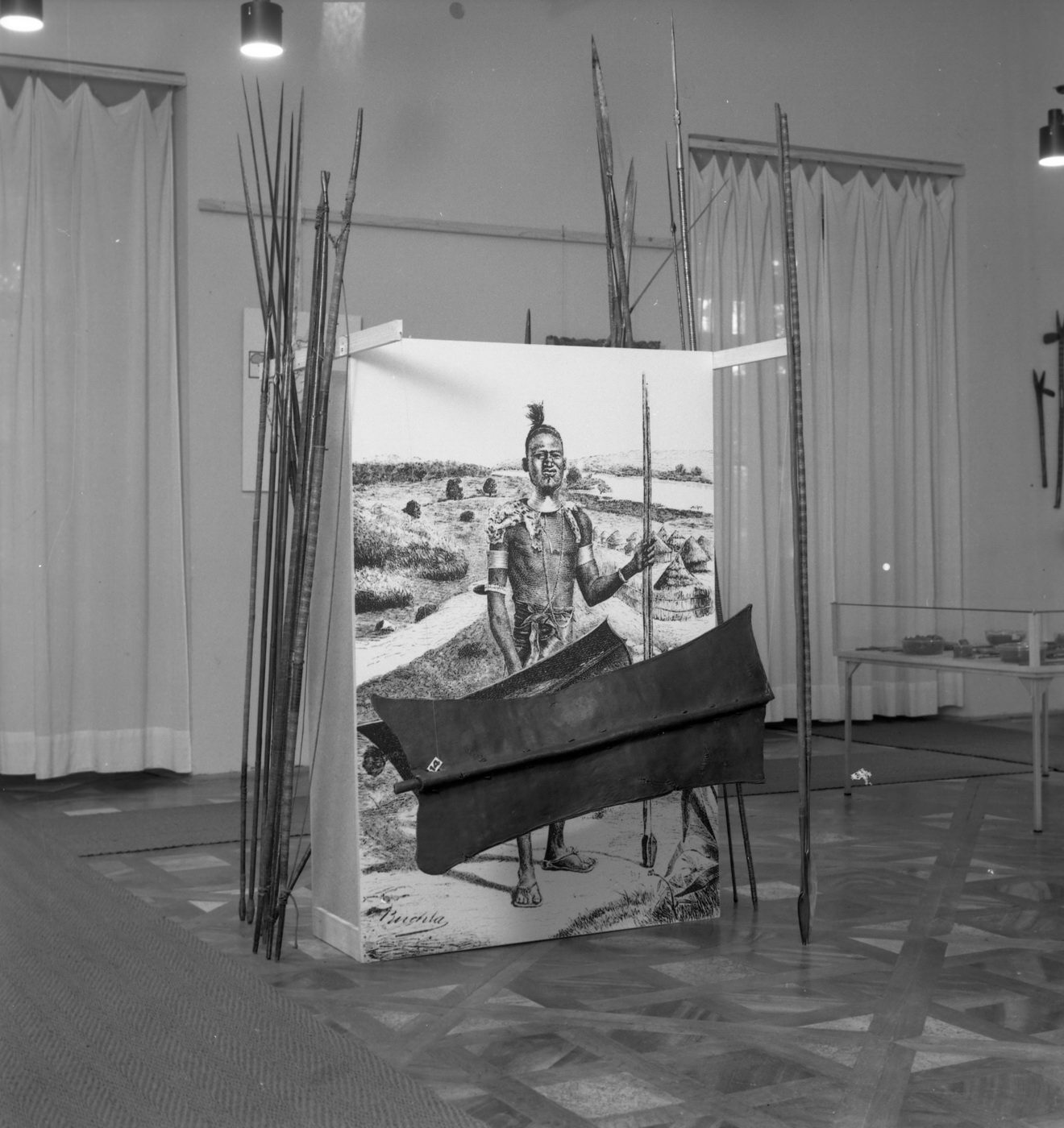 Pogled na izložbu „Afrika u zbirkama Slovenskog etnografskog muzeja“ u vili Goričane 1966. godine. SEM dokumentacija.