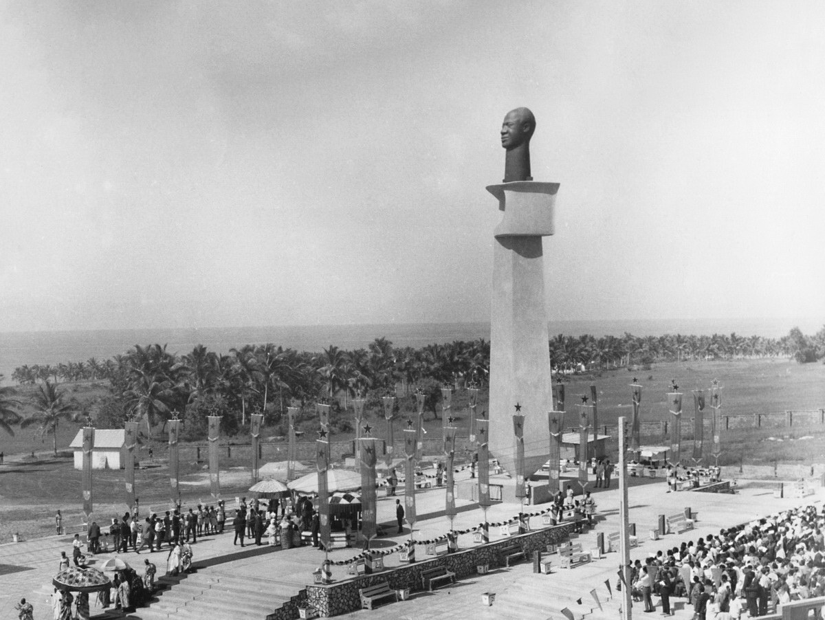 ЈЕДАН ЧОВЕК НЕ ВЛАДА НАЦИЈОМ - отварање изложбе