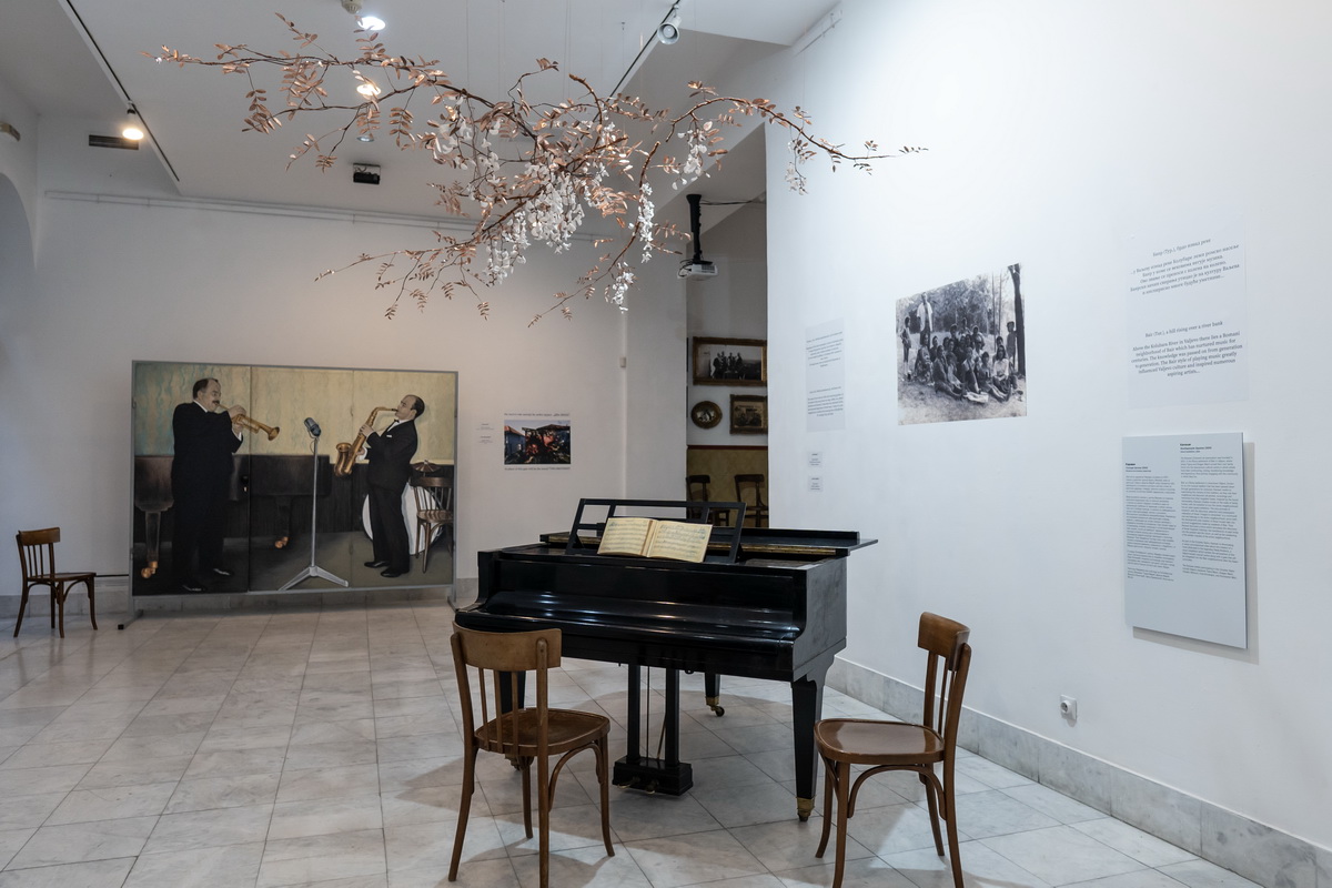 Karavan, Gentlepeople Gypsies, ULUS gallery, photo: Emma Szabó